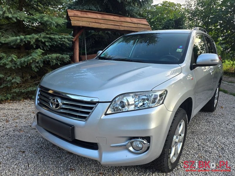 2011' Toyota RAV4 2.2 D-4D 4X4 Life photo #1