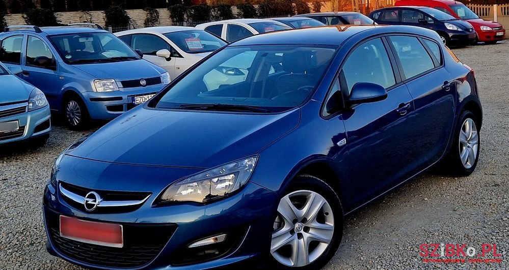 2014' Opel Astra photo #1