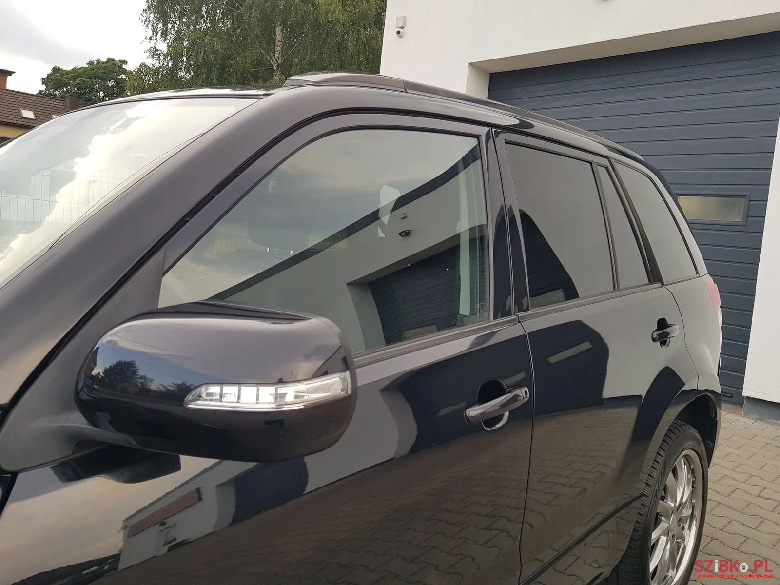 2010' Suzuki Grand Vitara photo #4