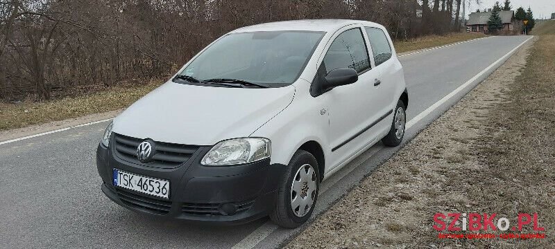 2010' Volkswagen Fox photo #2