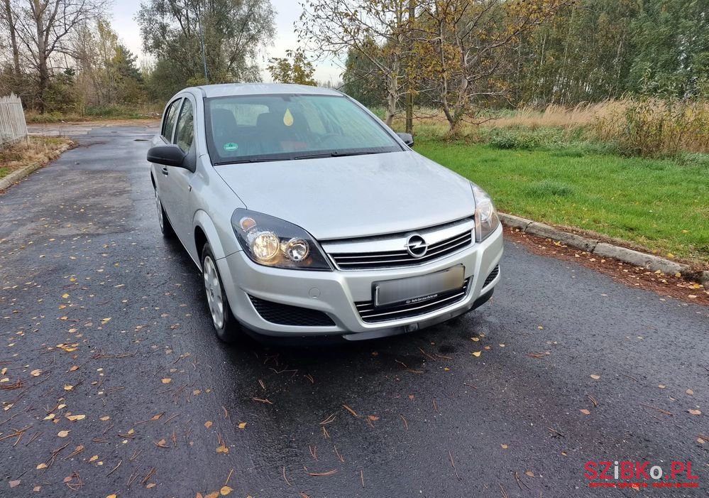 2009' Opel Astra 1.4 Edition photo #6
