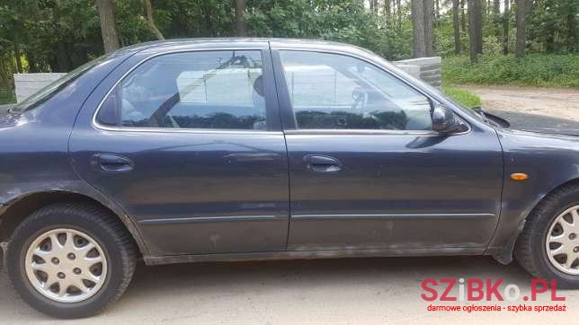 2000' Kia Clarus photo #2