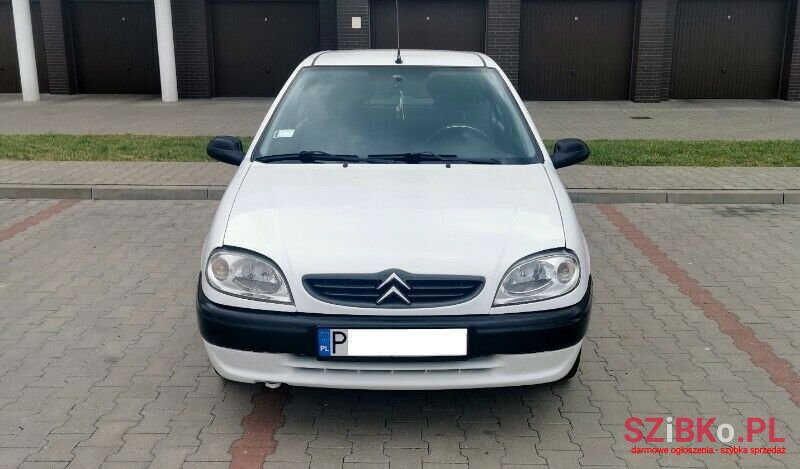 2003' Citroen Saxo photo #2
