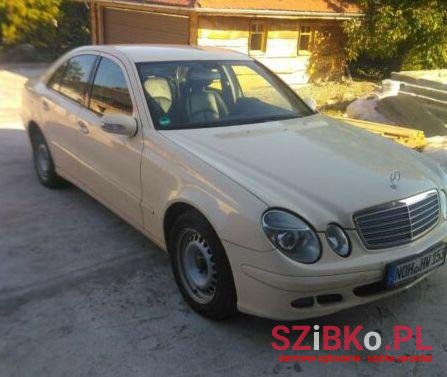 2006' Mercedes-Benz Klasa E photo #2