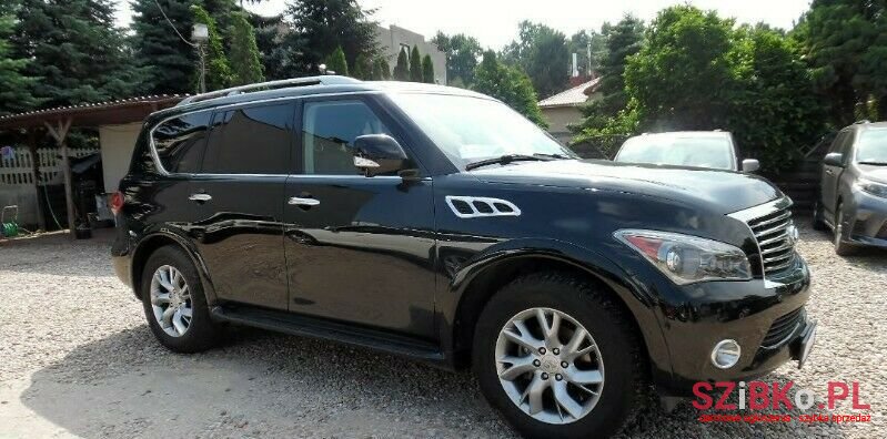 2011' Infiniti QX80 photo #2