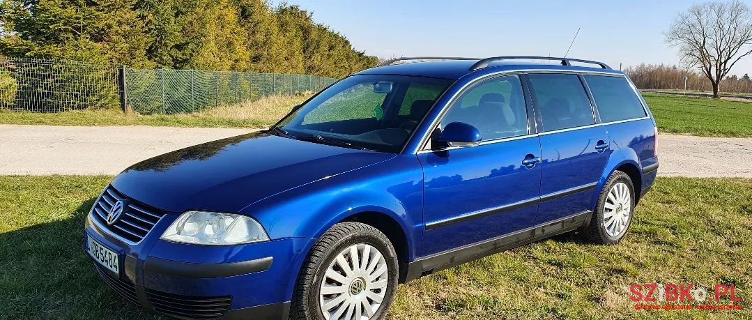 2004' Volkswagen Passat photo #4