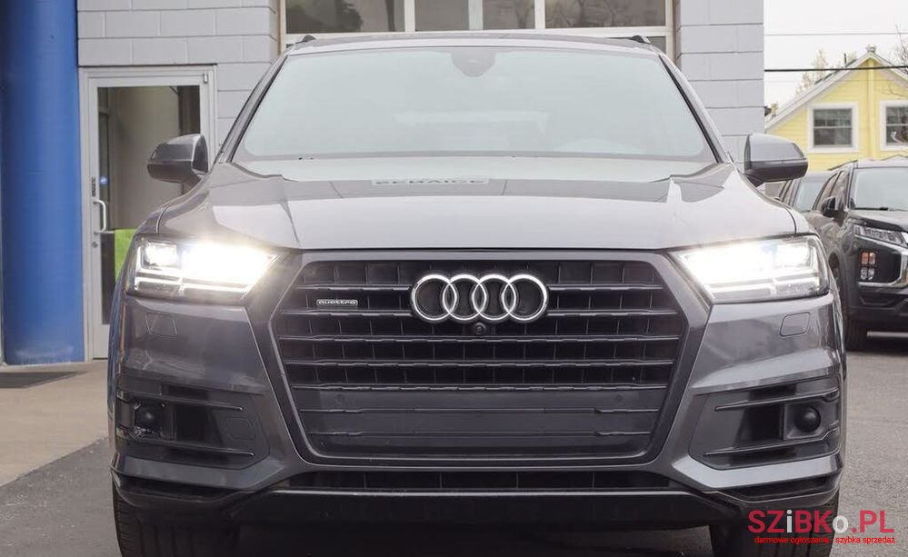 2019' Audi Q7 photo #2