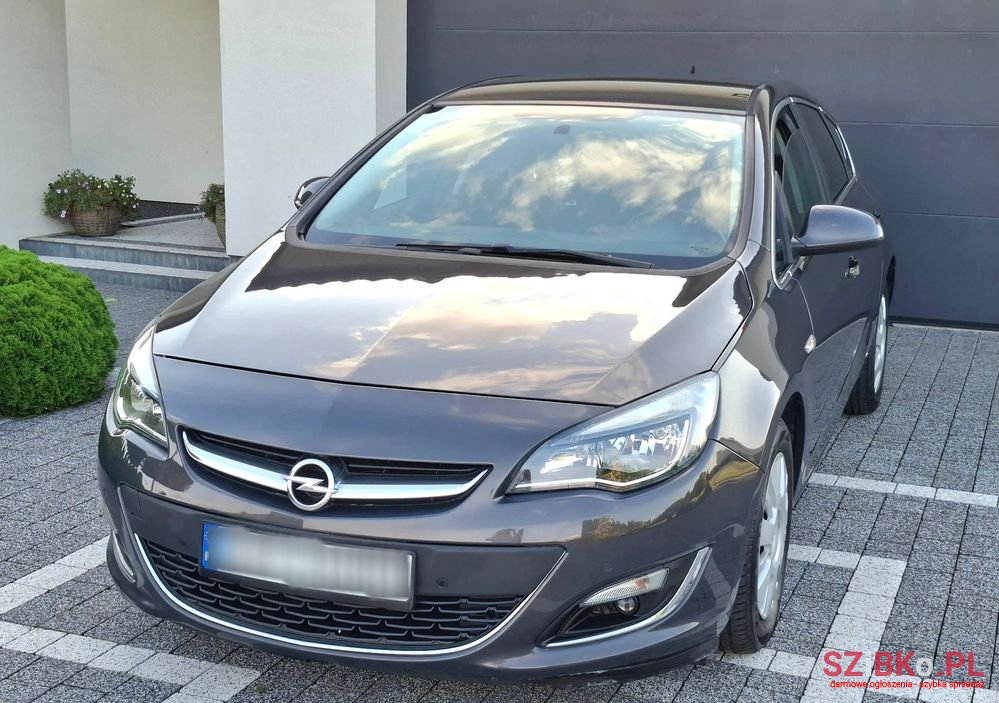 2013' Opel Astra Iv 1.4 T Cosmo photo #1