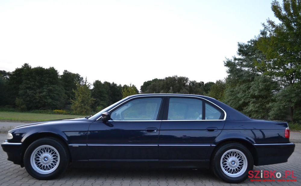 2001' BMW 7 Series 740I photo #3