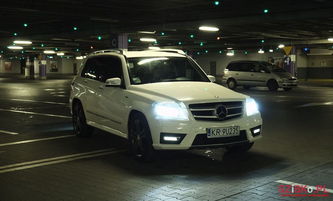 2010' Mercedes-Benz Glk photo #2