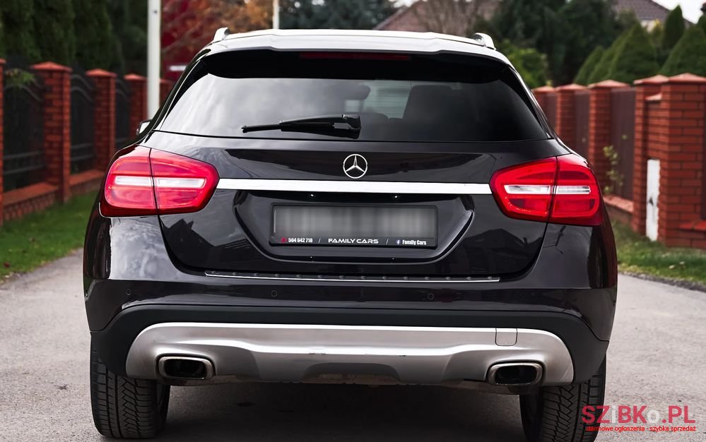 2014' Mercedes-Benz GLA 250 4-Matic photo #5