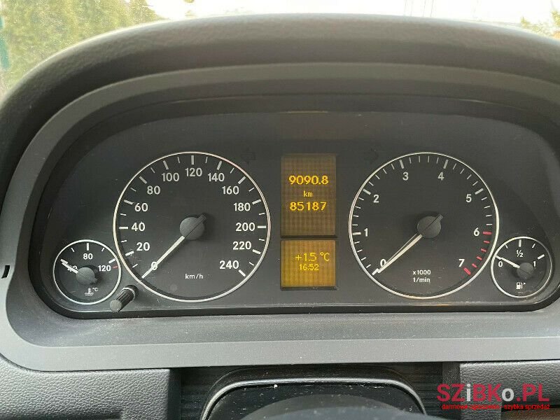 2011' Mercedes-Benz Klasa A photo #5