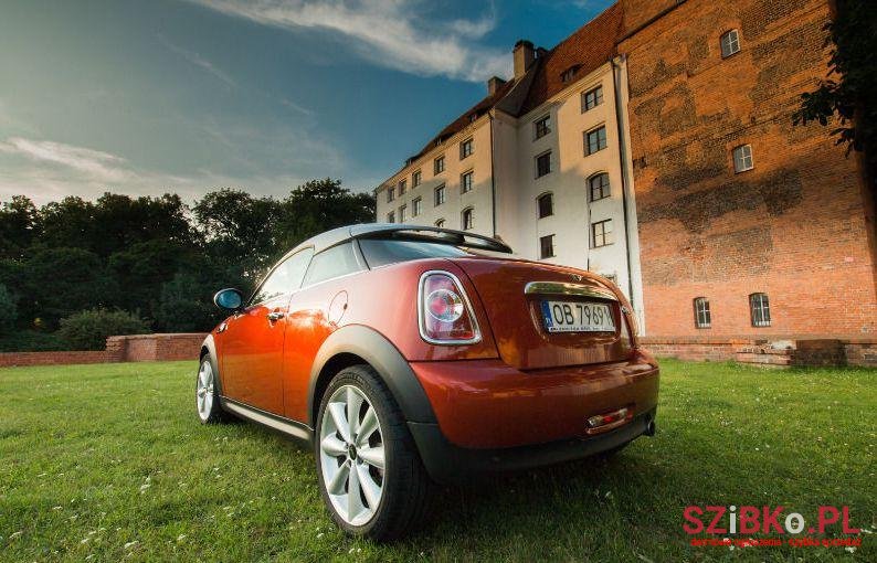 2011' MINI Cooper photo #1
