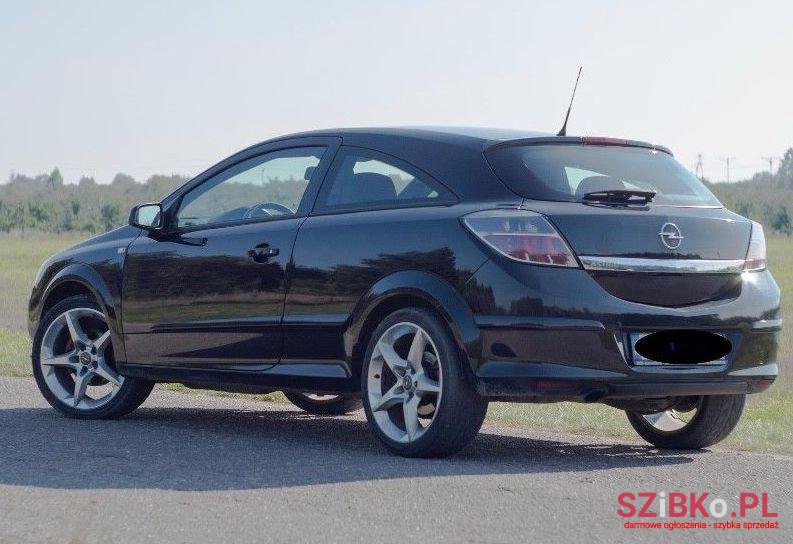 2005' Opel Astra photo #1