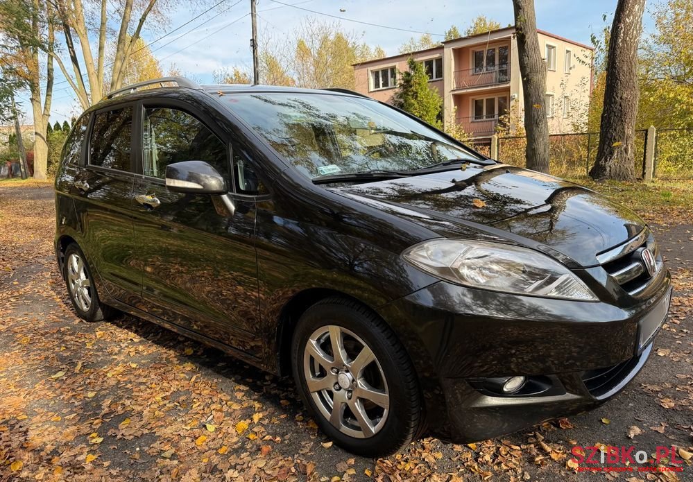 2007' Honda FR-V photo #6