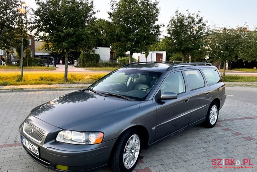 2007' Volvo V70 Momentum photo #2