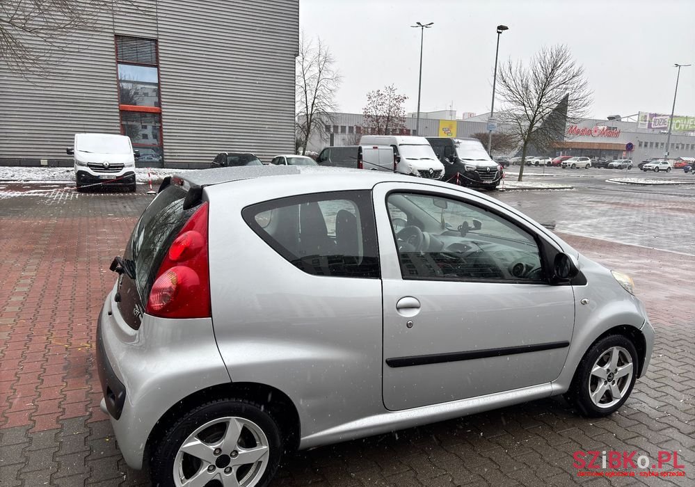 2010' Peugeot 107 1.0 Trendy Euro5 photo #5