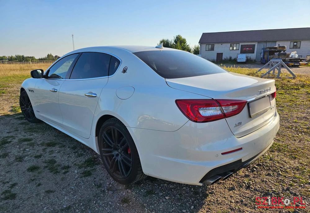 2017' Maserati Quattroporte S Q4 Gransport photo #2