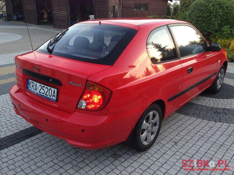 2004' Hyundai Accent photo #2