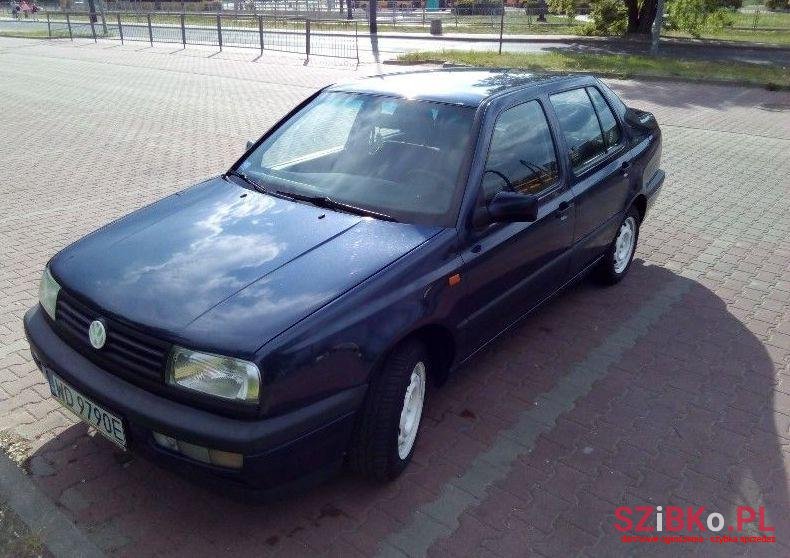 1993' Volkswagen Vento photo #1