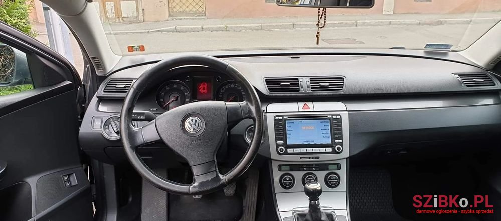 2007' Volkswagen Passat photo #3