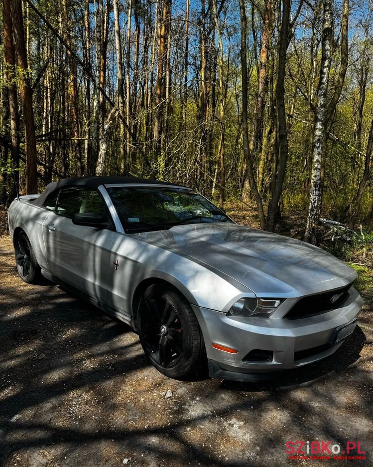 2011' Ford Mustang 3.7 V6 photo #3