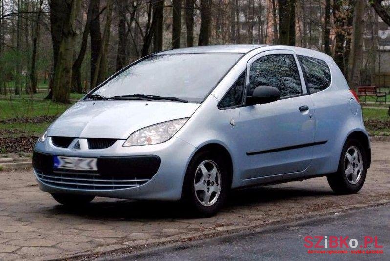 2006' Mitsubishi Colt photo #1