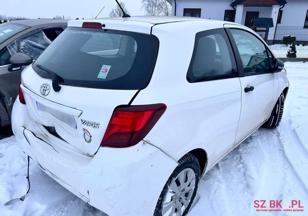 2015' Toyota Yaris 1.4 D-4D photo #4