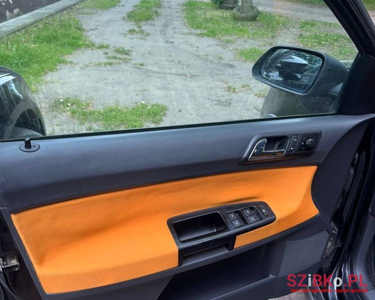2006' Volkswagen Polo Cross photo #4