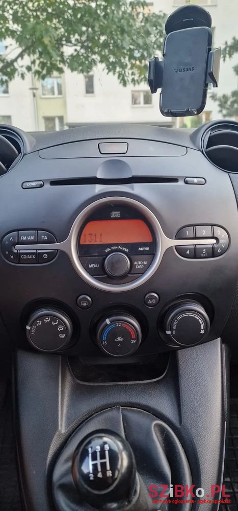 2007' Mazda 2 1.5 Sport photo #6