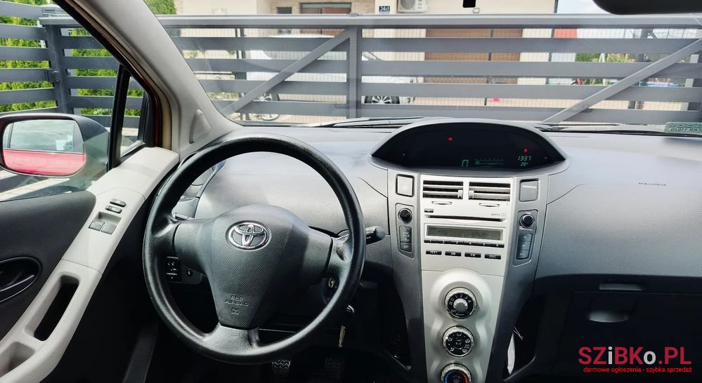 2008' Toyota Yaris 1.3 Luna A/C photo #4