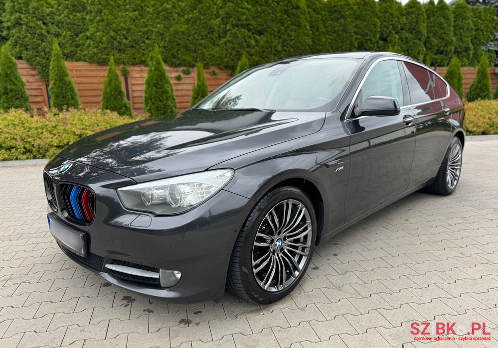 2010' BMW 5 Series photo #1