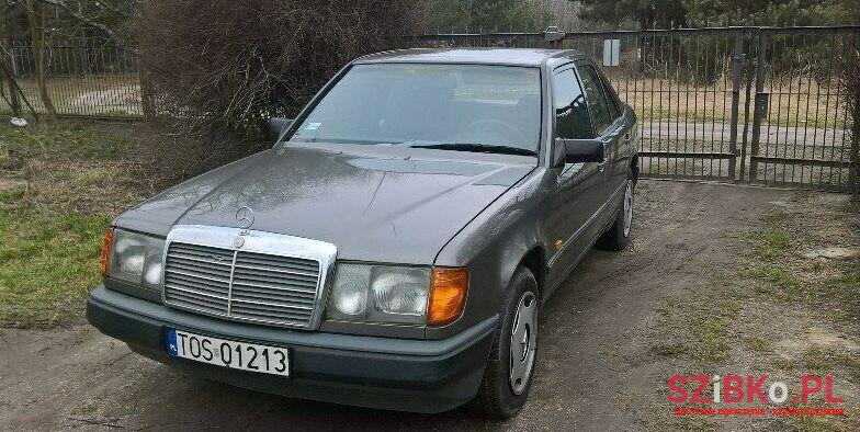 1987' Mercedes-Benz 124 photo #1