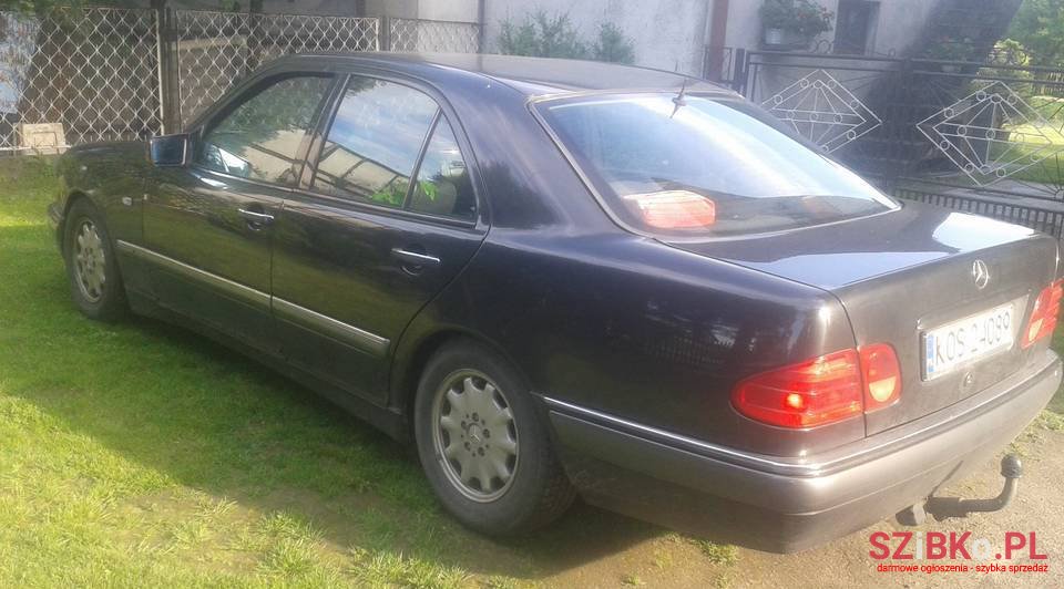 1996' Mercedes-Benz E-Class photo #2