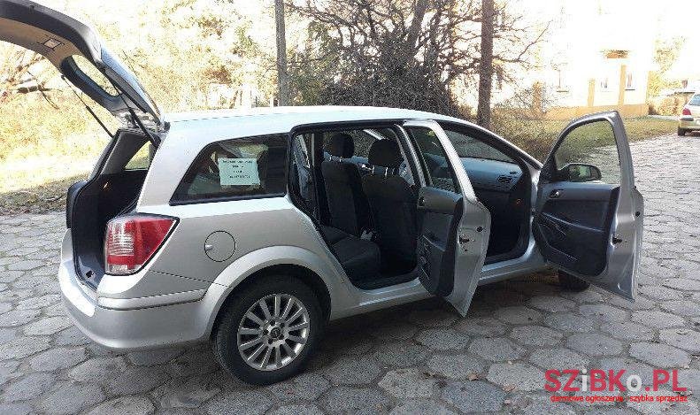 2008' Opel Astra photo #3