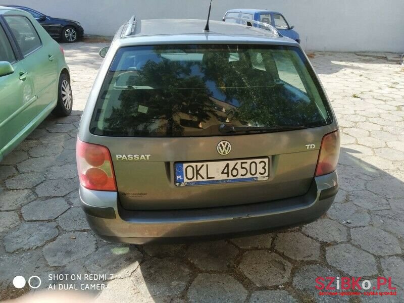 2005' Volkswagen Passat photo #3