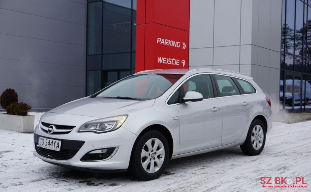 2015' Opel Astra Sport photo #1
