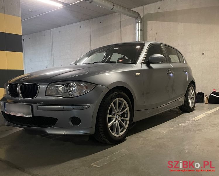 2004' BMW 1 Series 120I photo #1