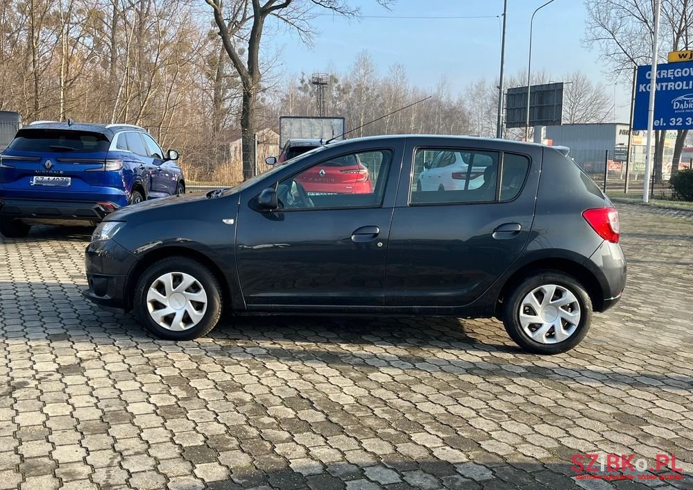 2015' Dacia Sandero photo #2