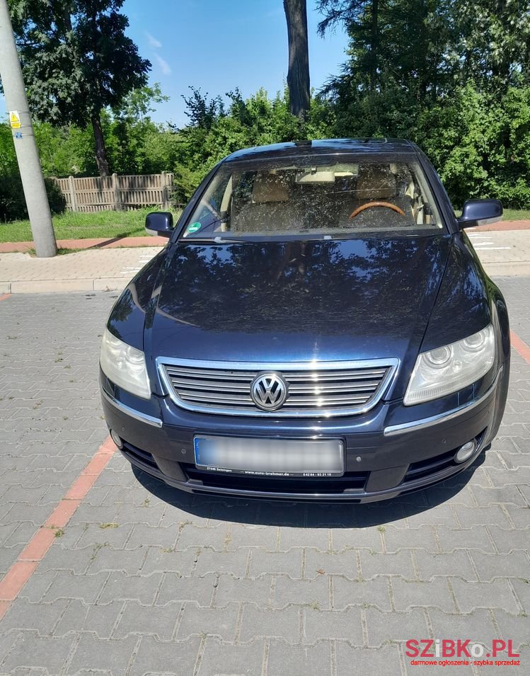 2003' Volkswagen Phaeton photo #1