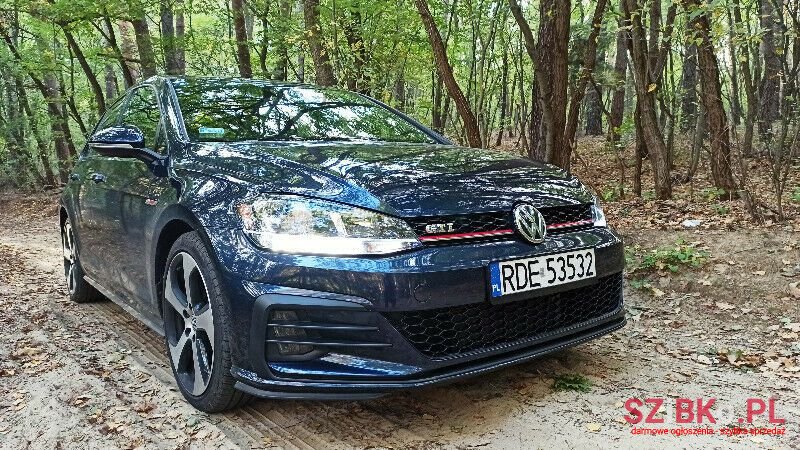 2018' Volkswagen Golf photo #5