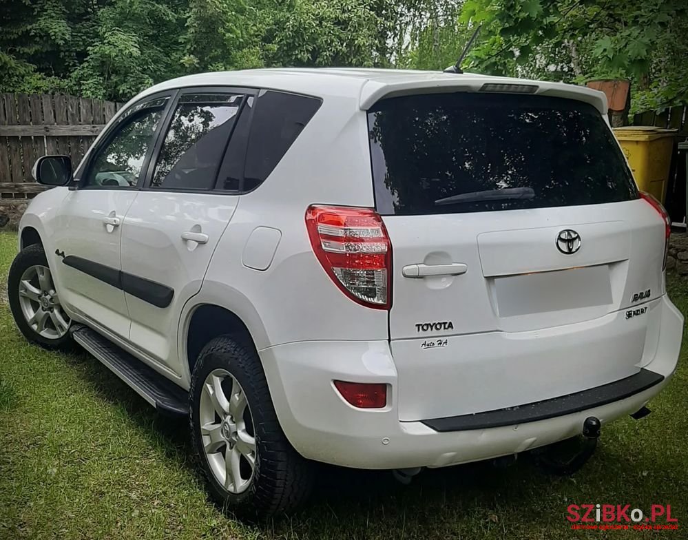 2010' Toyota RAV4 2.2 D-4D 4X4 photo #4