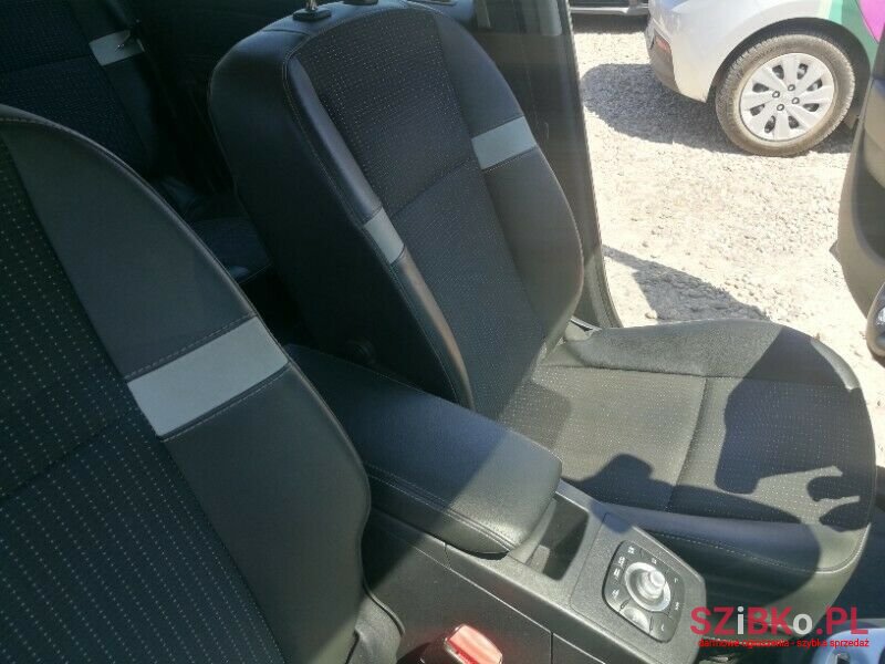2013' Renault Scenic photo #3