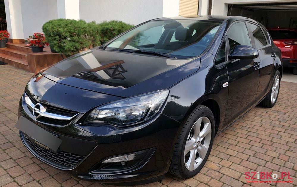 2015' Opel Astra 1.4 T Cosmo photo #1