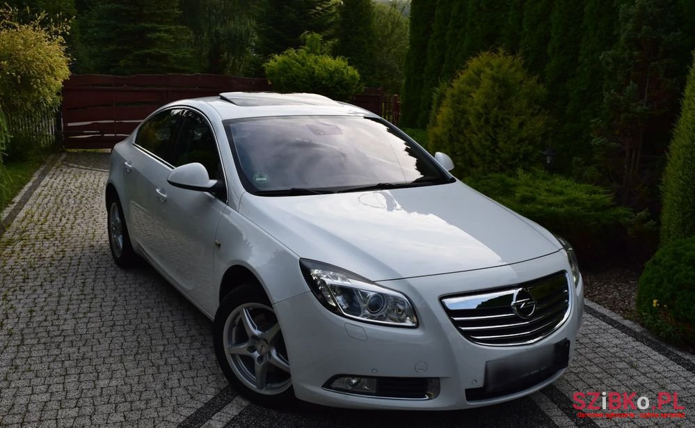 2009' Opel Insignia 2.0 T Cosmo 4X4 photo #1