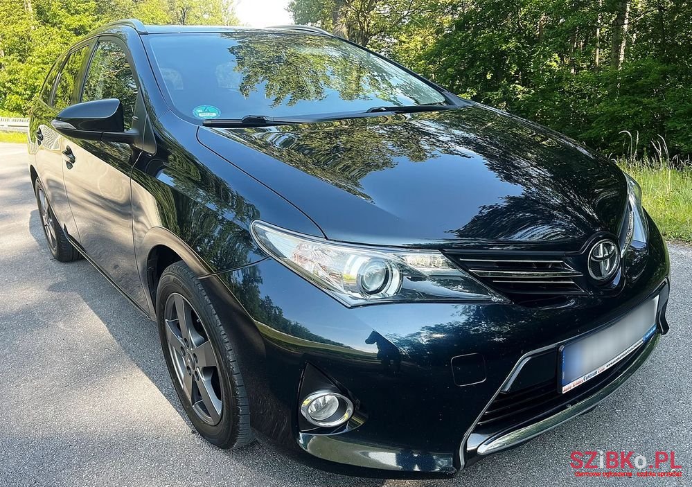 2014' Toyota Auris photo #6