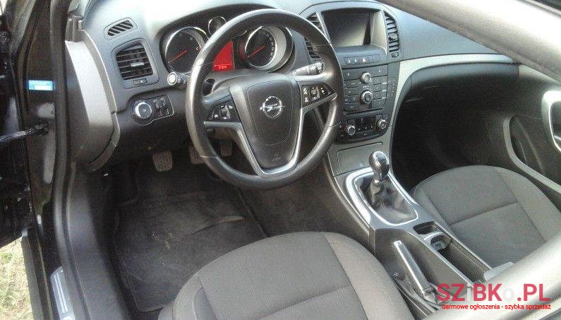 2011' Opel Insignia photo #2