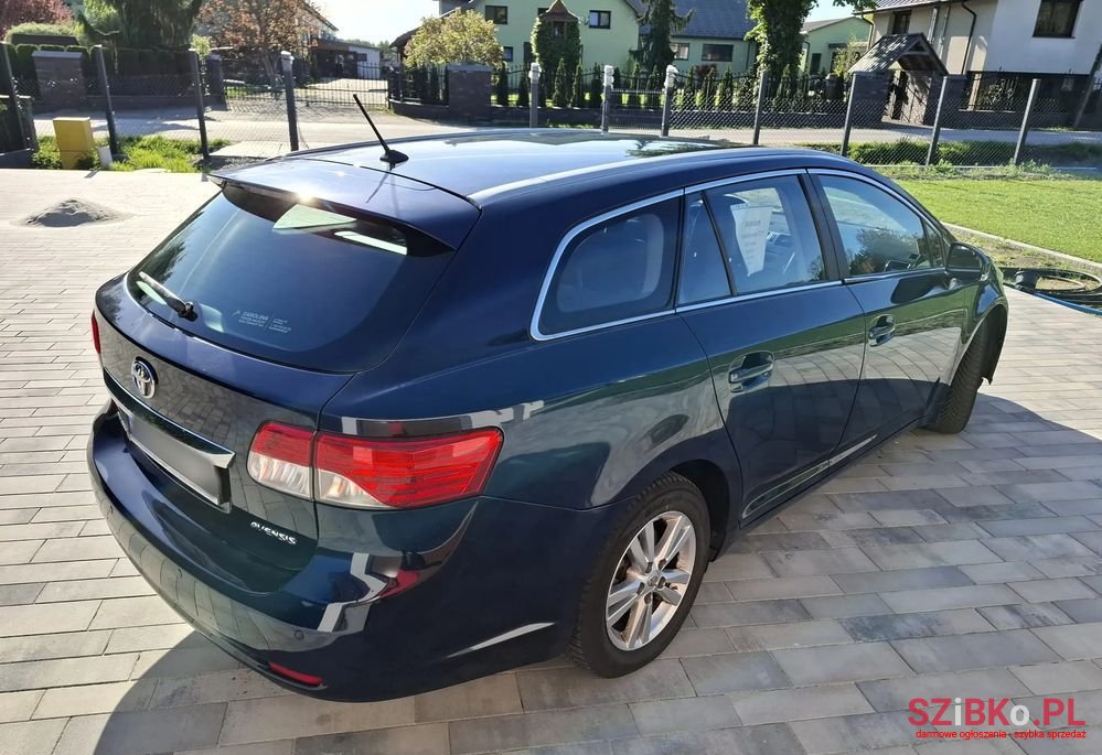 2012' Toyota Avensis 2.0 D-4D Sol photo #4