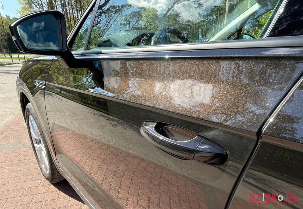 2018' Volkswagen Touareg photo #2