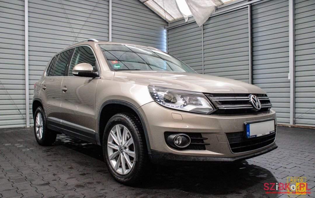 2012' Volkswagen Tiguan photo #5